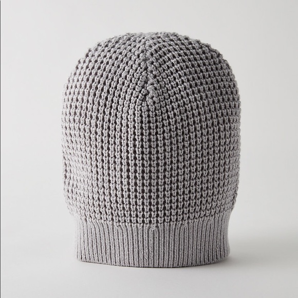 NWT Aritzia Main Charater beanie